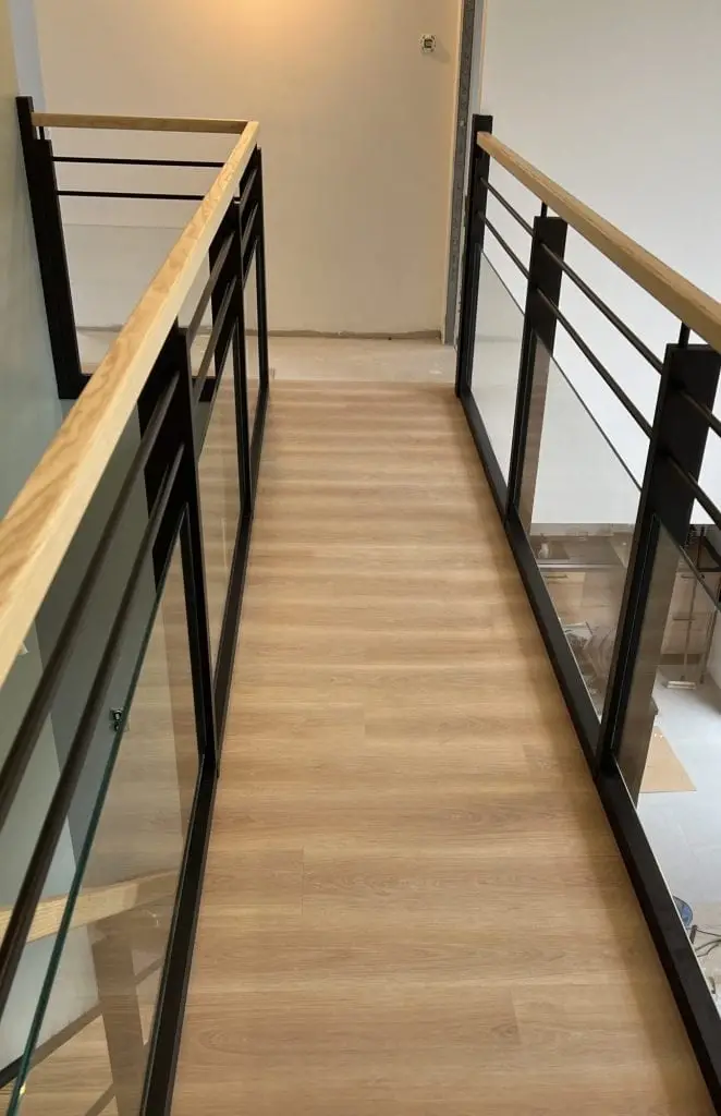 Fabricant de passerelles dans les Vosges, Les Escaliers Mougin ont conçu ce superbe ouvrage sur-mesure à Ventron