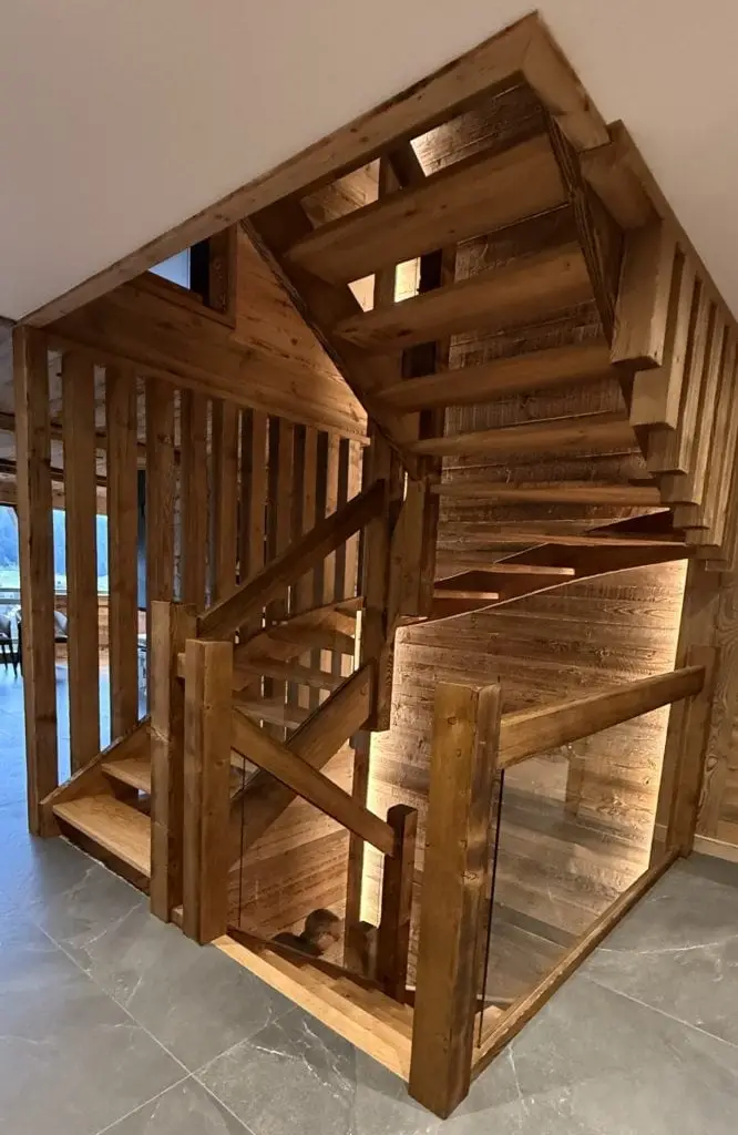 Fabricant d'escaliers dans les Vosges, Les Escaliers Mougin ont conçu ce superbe ouvrage sur-mesure à La Bresse