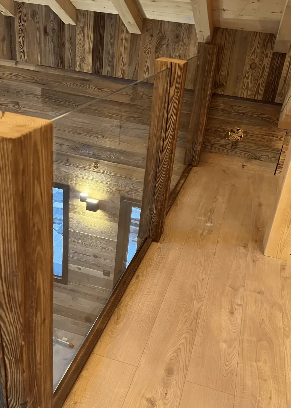 Fabricant de passerelles dans les Vosges, Les Escaliers Mougin ont conçu ce superbe ouvrage sur-mesure à Ventron